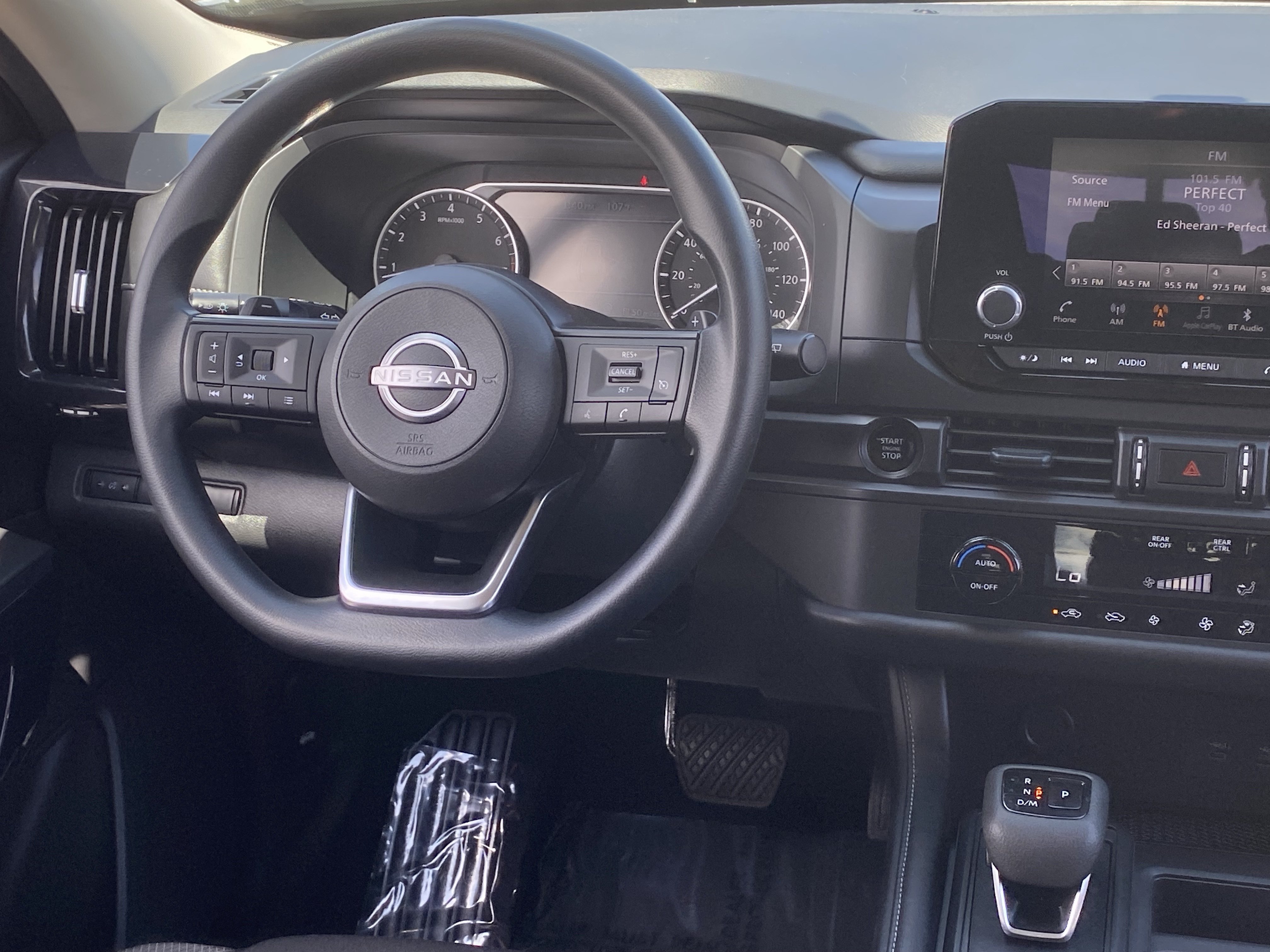 Used 2025 Nissan Pathfinder S FWD image 12