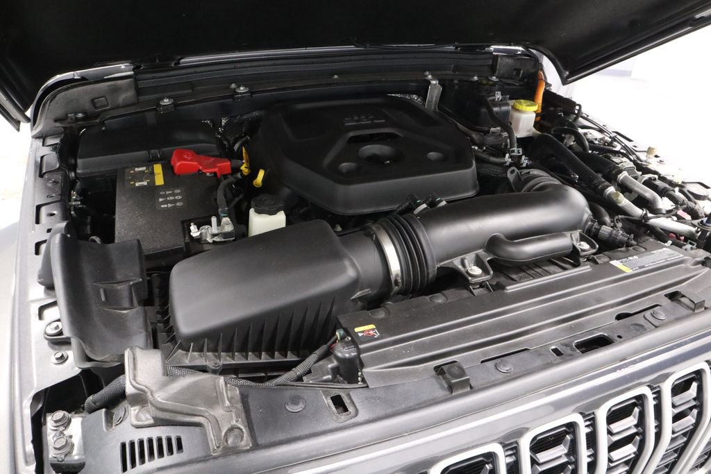 Used 2025 Jeep Wrangler Unlimited Sahara image 12