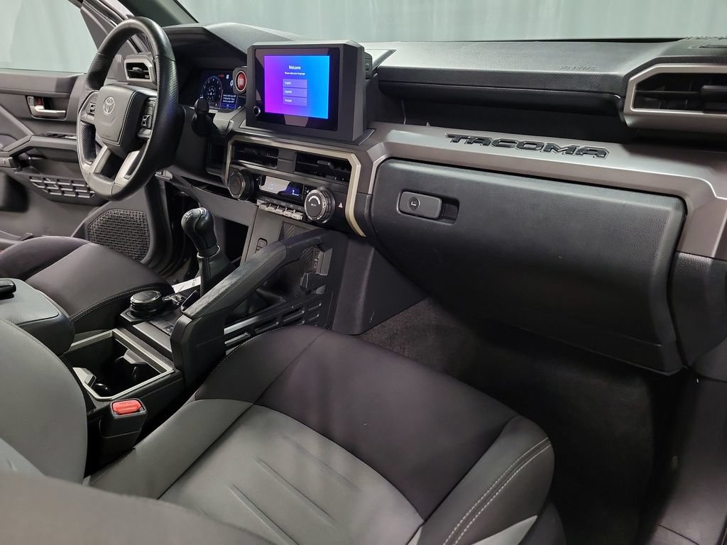 Used 2025 Toyota Tacoma TRD Off-Road AWD/4WD image 36