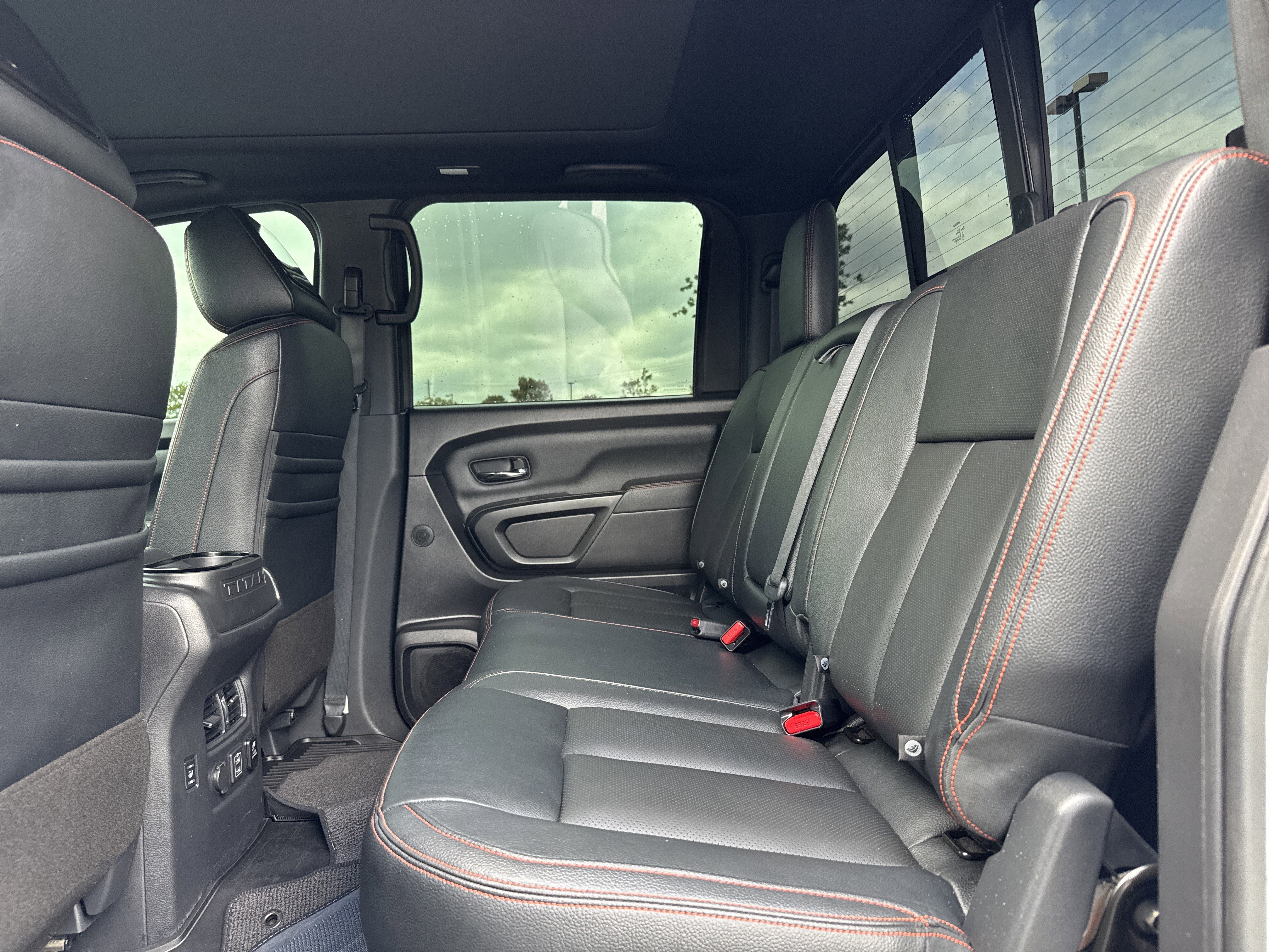 Used 2021 Nissan Titan PRO-4X w/ Pro-4x Convenience Package AWD/4WD image 33
