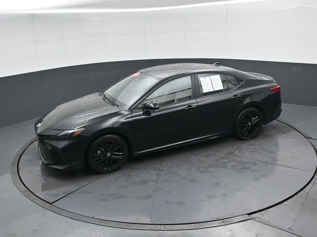 Used 2025 Toyota Camry SE image 45