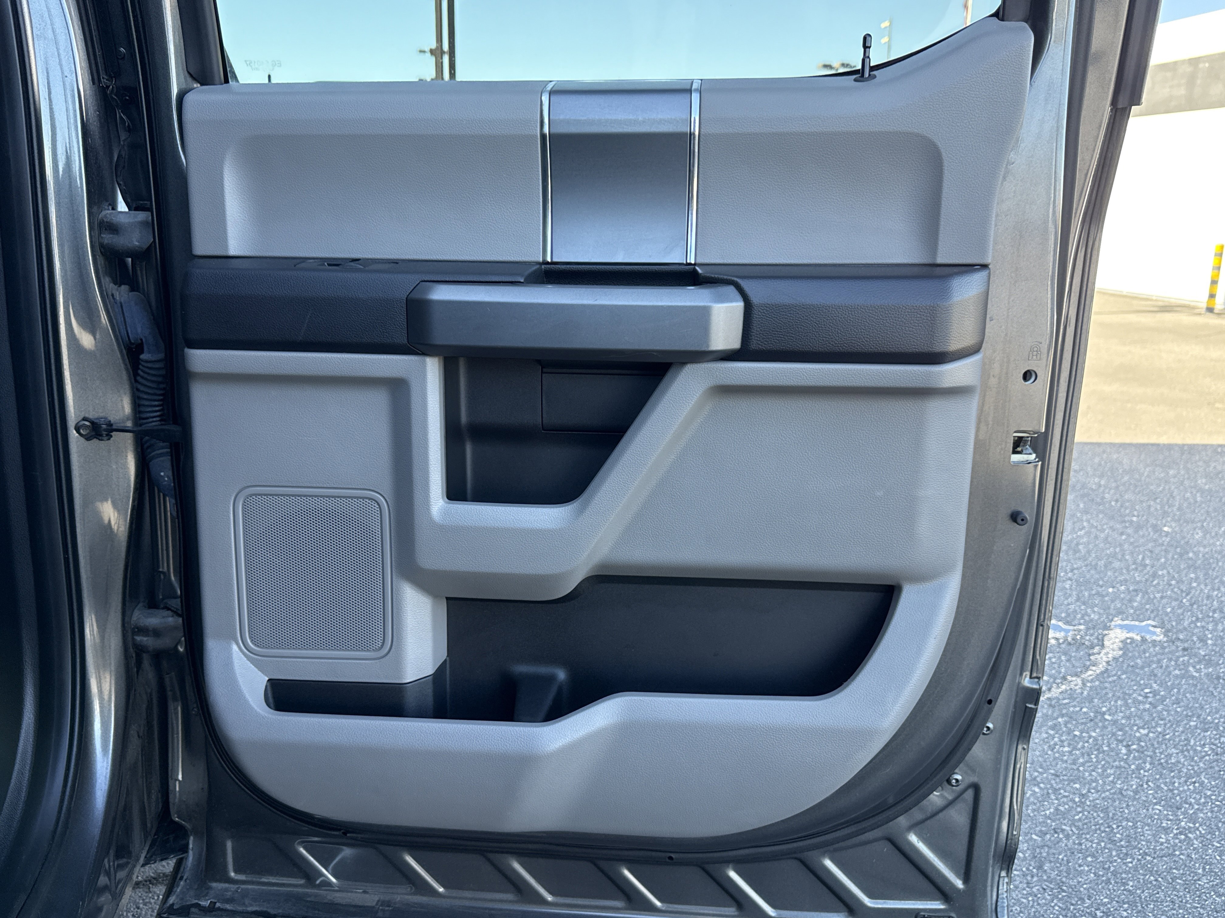 Used 2017 Ford F150 XLT w/ Equipment Group 302A Luxury image 42