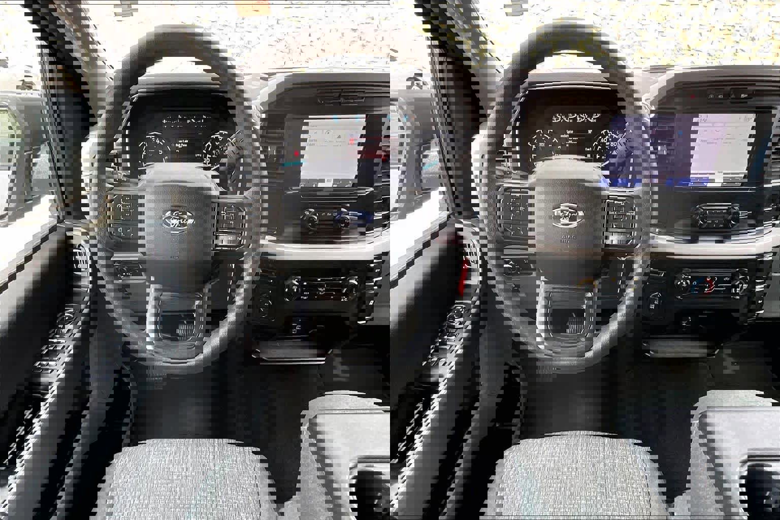 Used 2023 Ford F150 XLT image 5