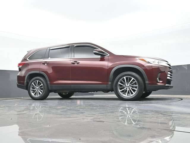 Used 2019 Toyota Highlander XLE FWD image 52