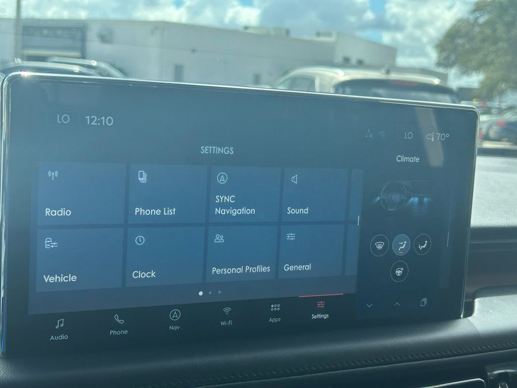 Used 2023 Lincoln Nautilus Reserve w/ Equipment Group 202A image 17