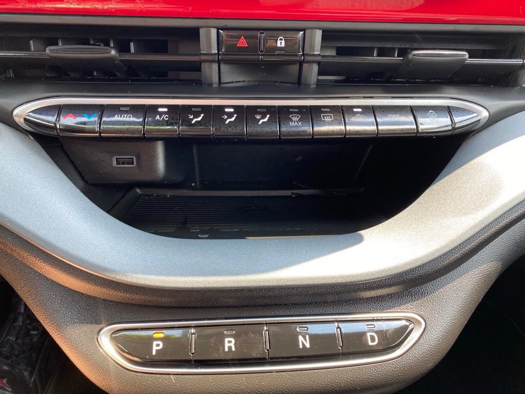 Used 2024 FIAT 500 e (RED) FWD image 15