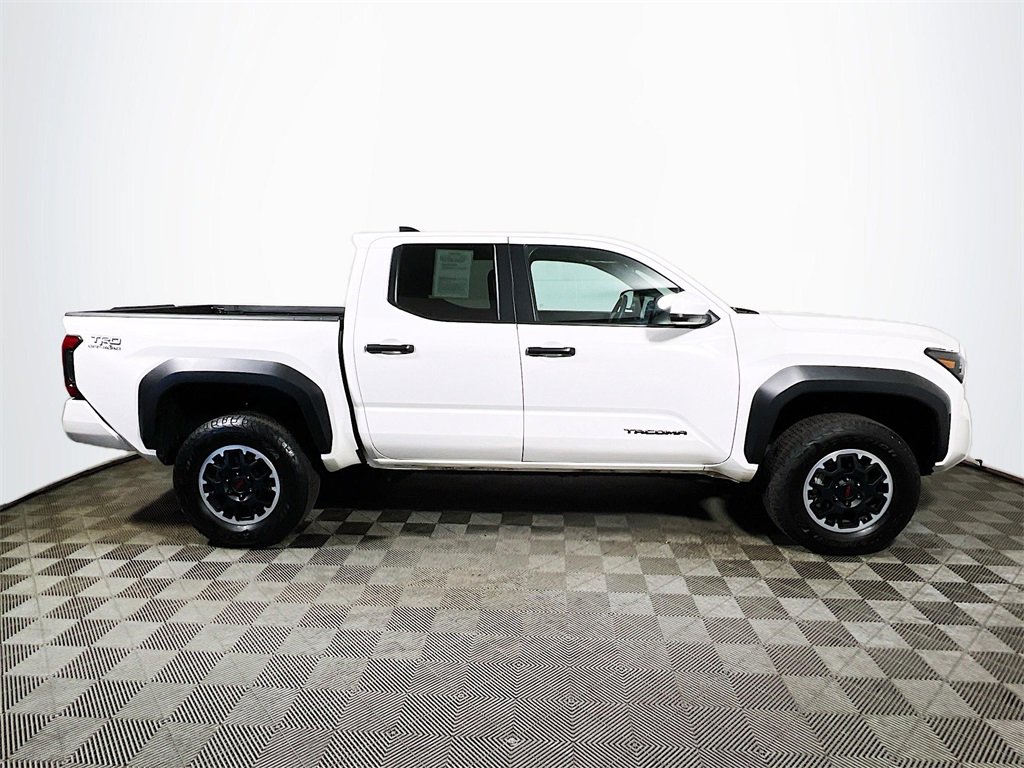 Certified 2024 Toyota Tacoma TRD Off-Road image 9