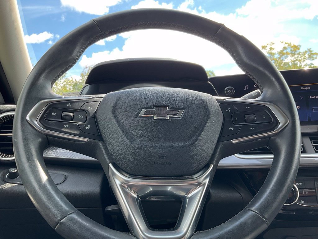 Used 2024 Chevrolet Trax ACTIV w/ Sunroof Package FWD image 6