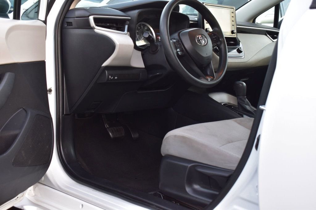 Used 2022 Toyota Corolla LE image 15