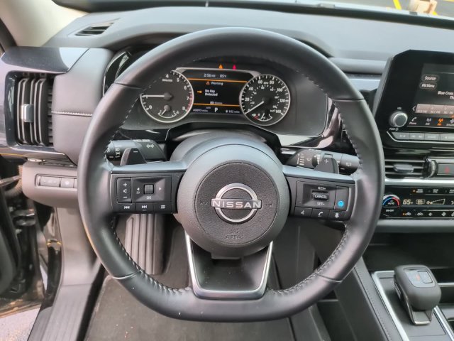 Used 2025 Nissan Pathfinder SV AWD/4WD image 13