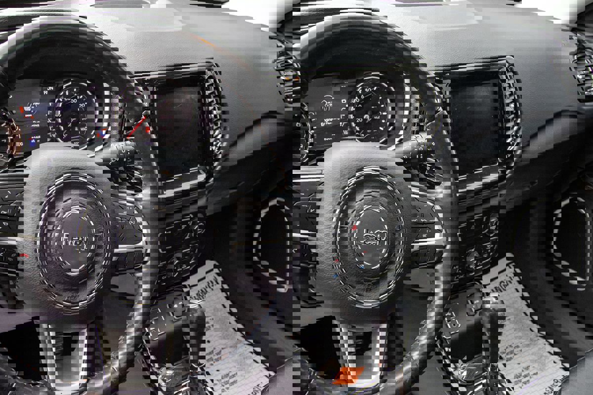 Used 2018 Jeep Compass Limited w/ Navigation Group image 13