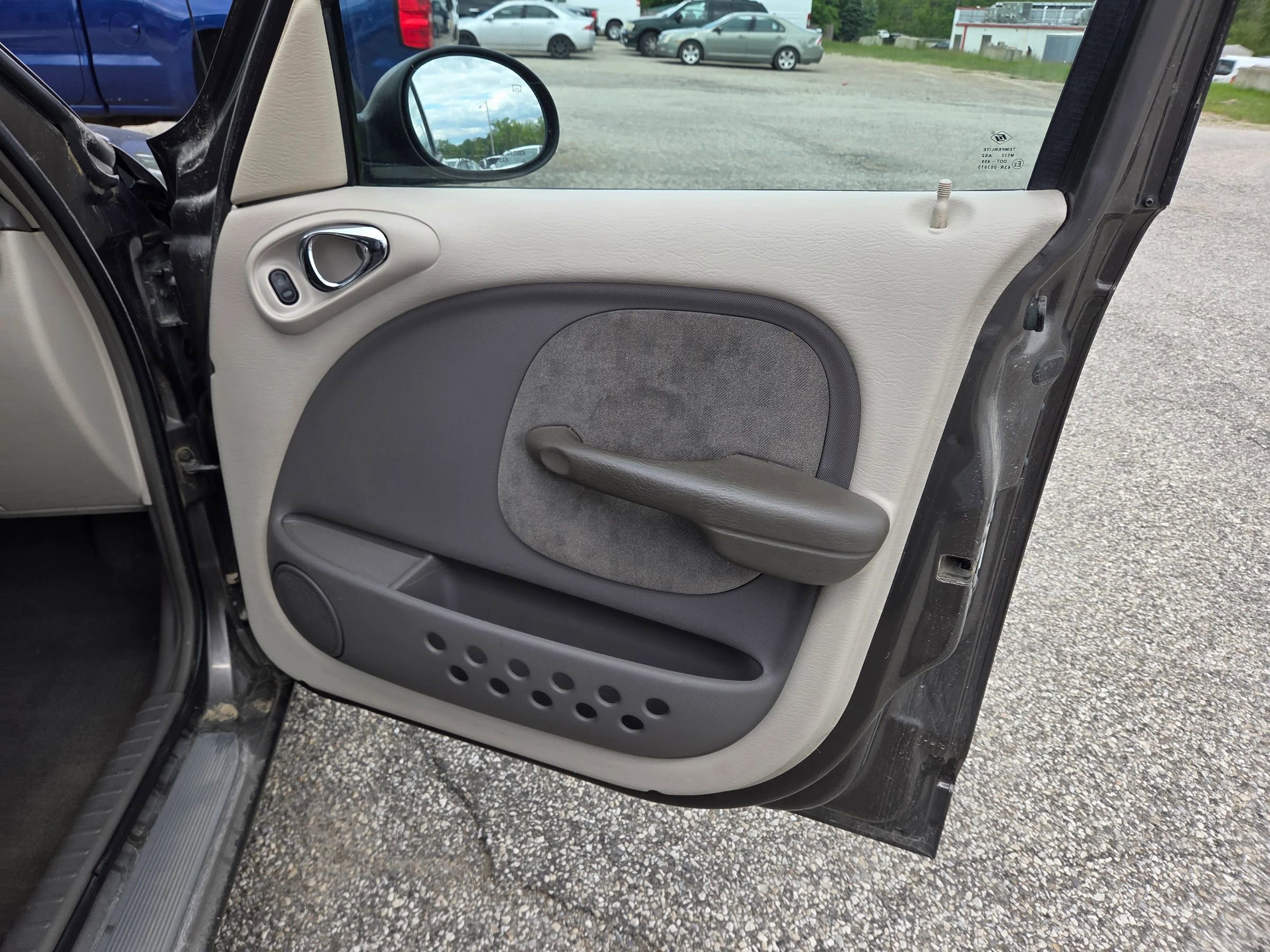 Used 2002 Chrysler PT Cruiser FWD image 21