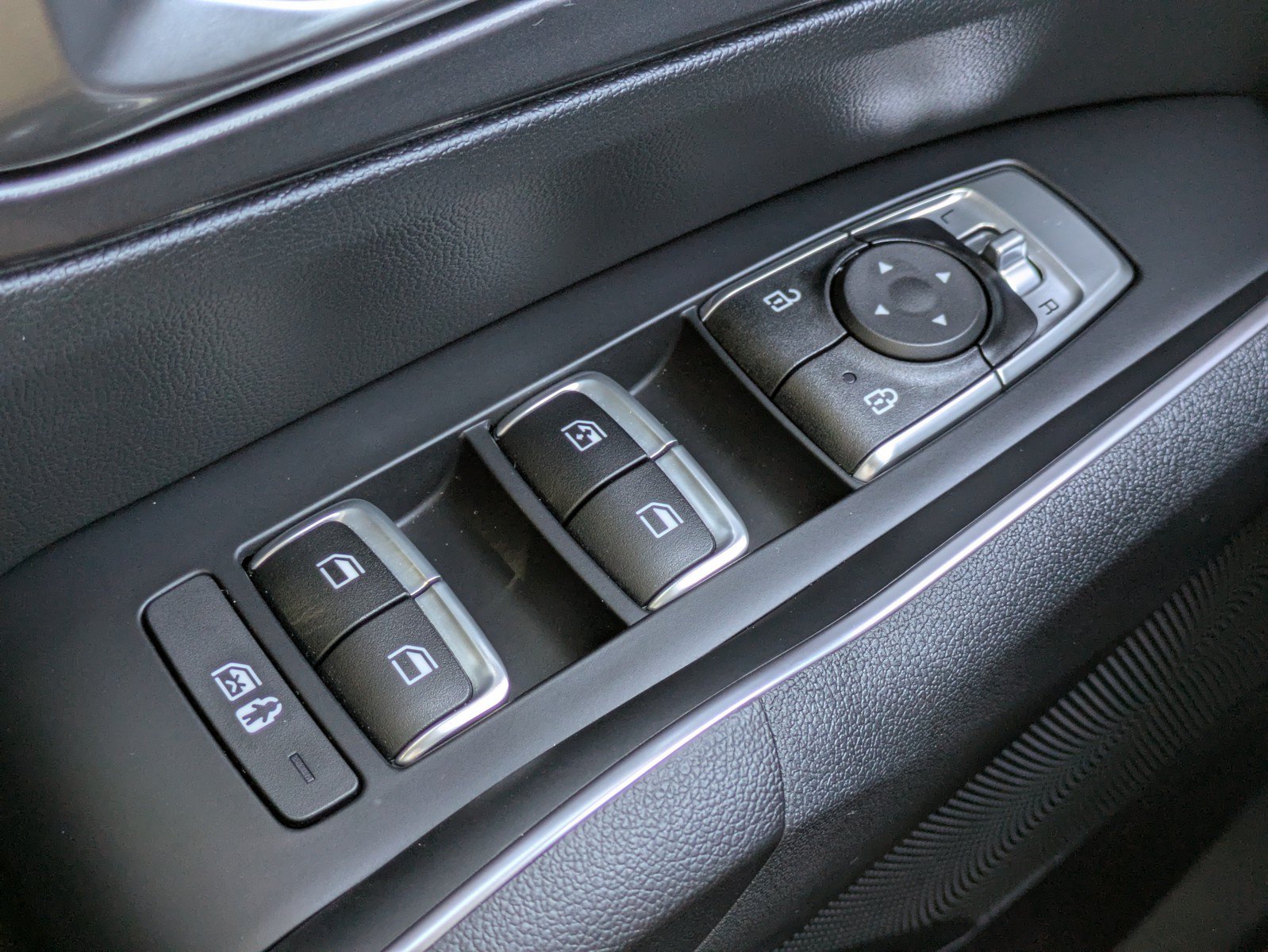 Certified 2023 Kia Sorento S w/ Panoramic Sunroof Package FWD image 19