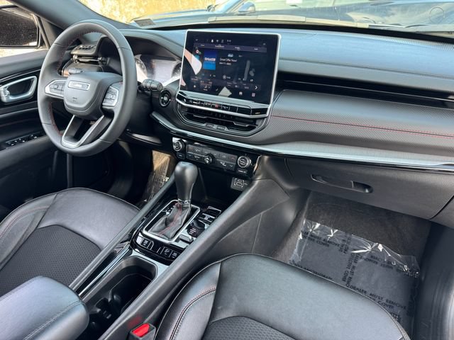 Used 2025 Jeep Compass Trailhawk AWD/4WD image 20