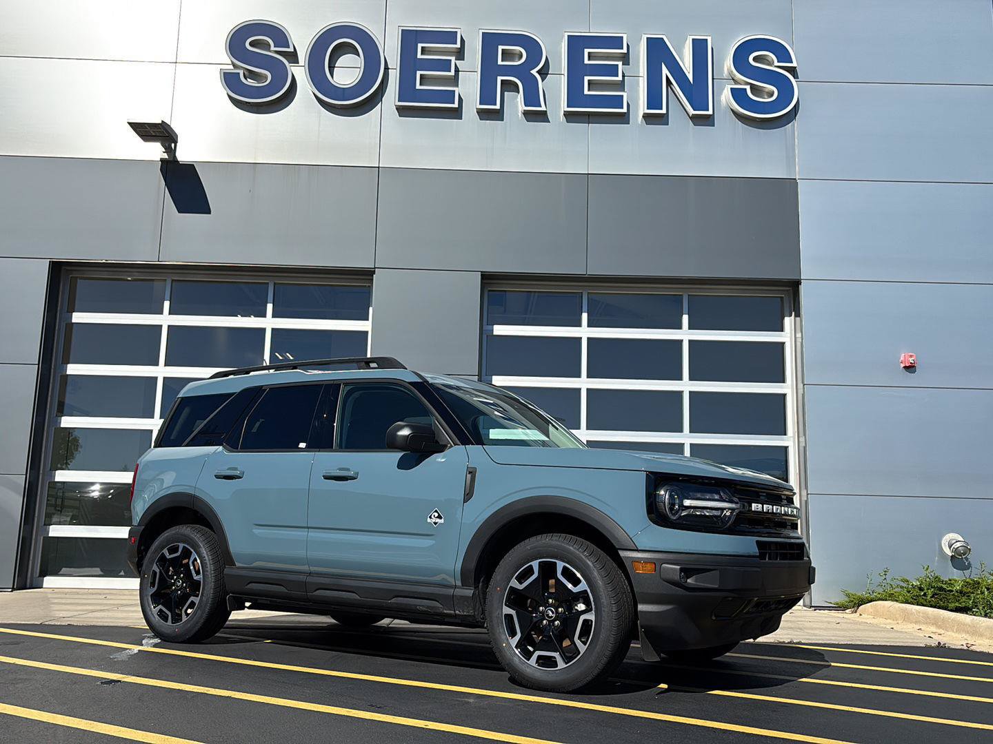 Certified 2023 Ford Bronco Sport Outer Banks AWD/4WD image 1