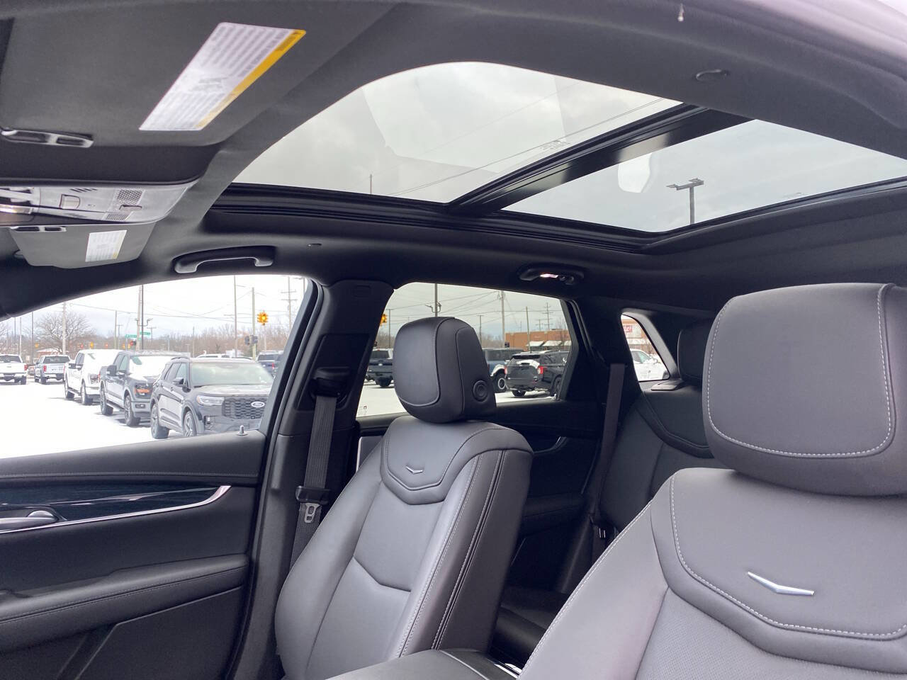 Used 2025 Cadillac XT5 Premium Luxury image 28