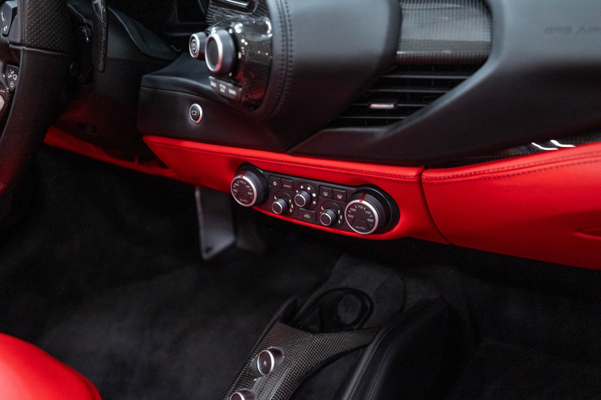 Used 2018 Ferrari 488 Spider RWD image 40