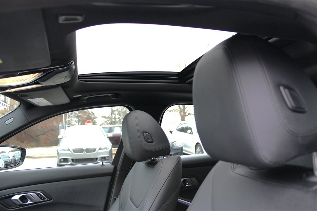 Used 2020 BMW 330i Sedan w/ Convenience Package RWD image 23