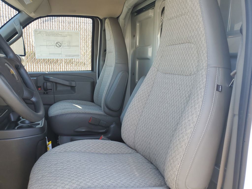 New 2025 Chevrolet Express 3500 w/ Power Convenience Package image 18