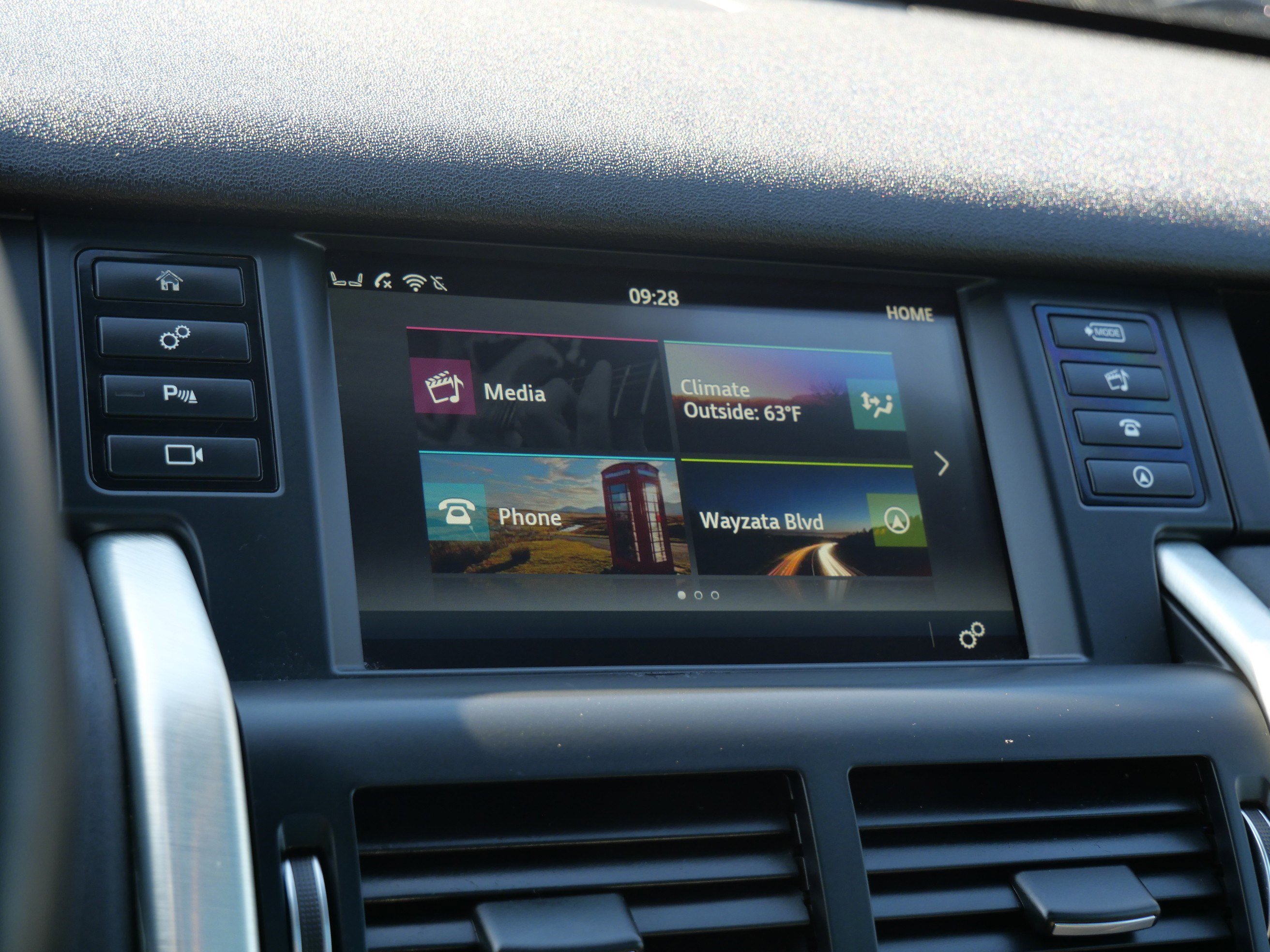 Used 2016 Land Rover Discovery Sport HSE image 25