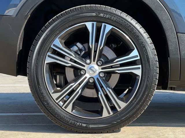 Used 2019 Volvo XC40 T5 Inscription image 54