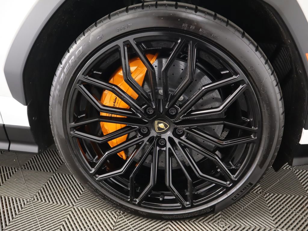 Used 2025 Lamborghini Urus SE image 34