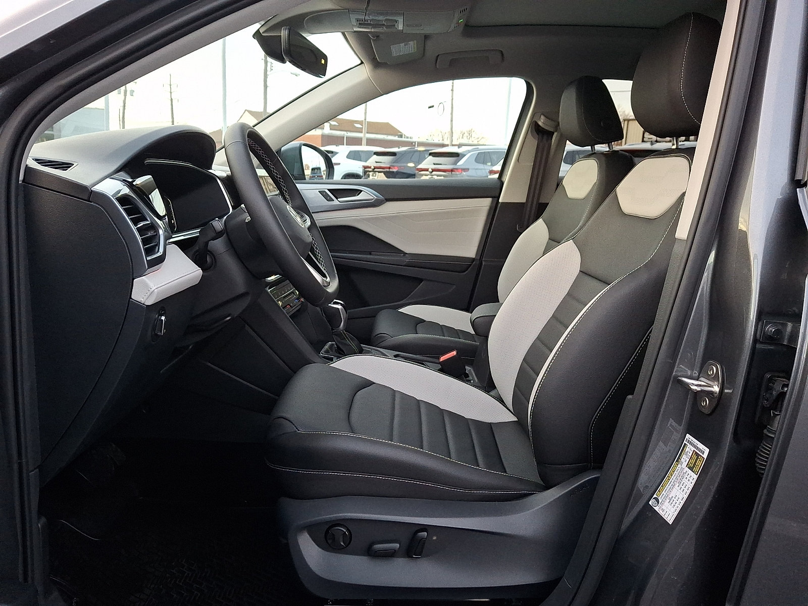 New 2026 Volkswagen Taos SEL AWD/4WD image 7