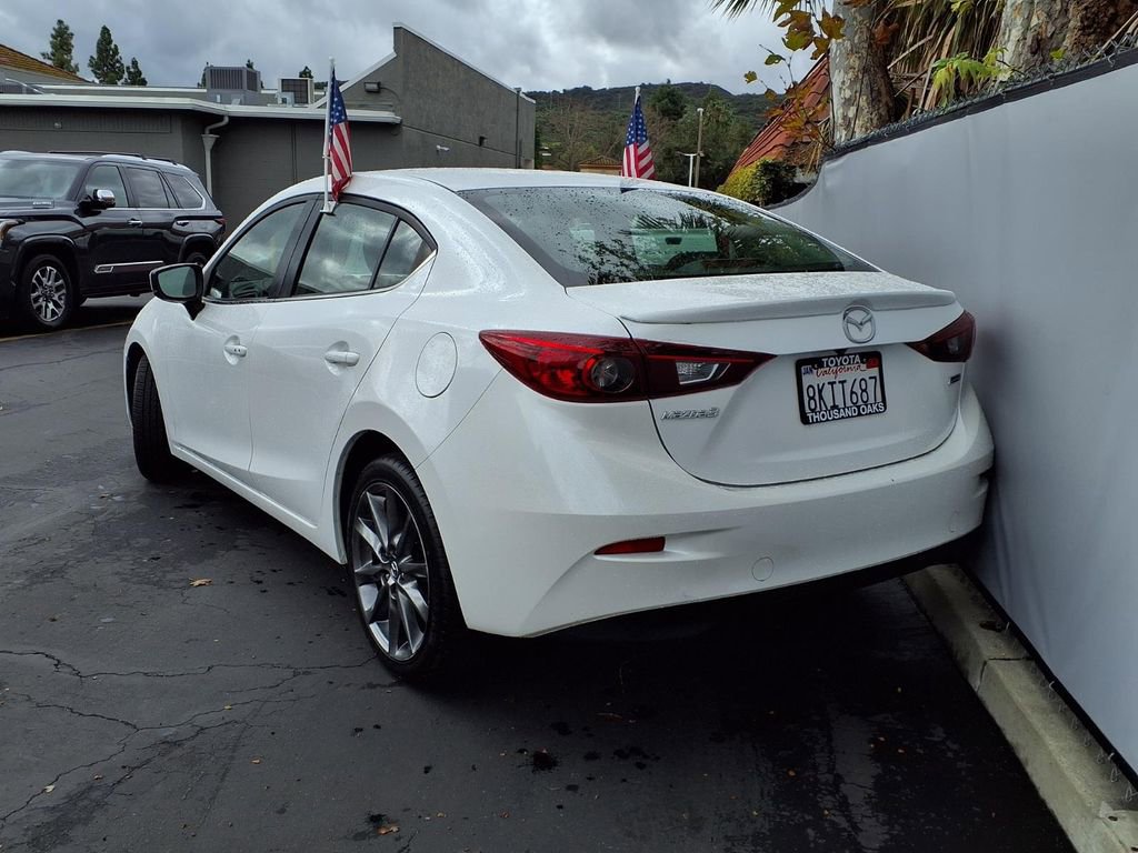 Used 2018 MAZDA MAZDA3 Touring image 4