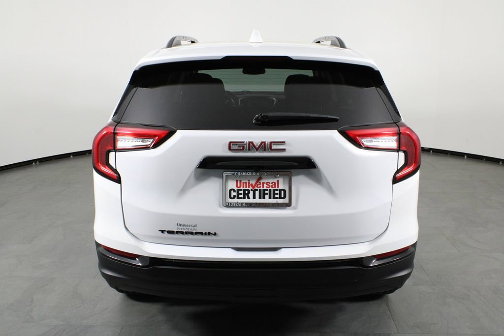 Used 2023 GMC Terrain SLE w/ Driver Convenience Package image 9