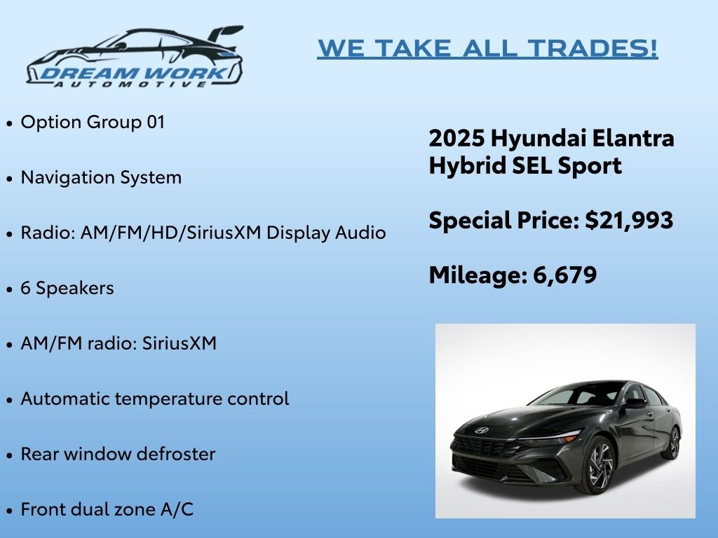 Used 2025 Hyundai Elantra SEL image 2
