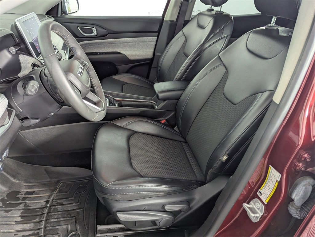 Used 2022 Jeep Compass Latitude image 12