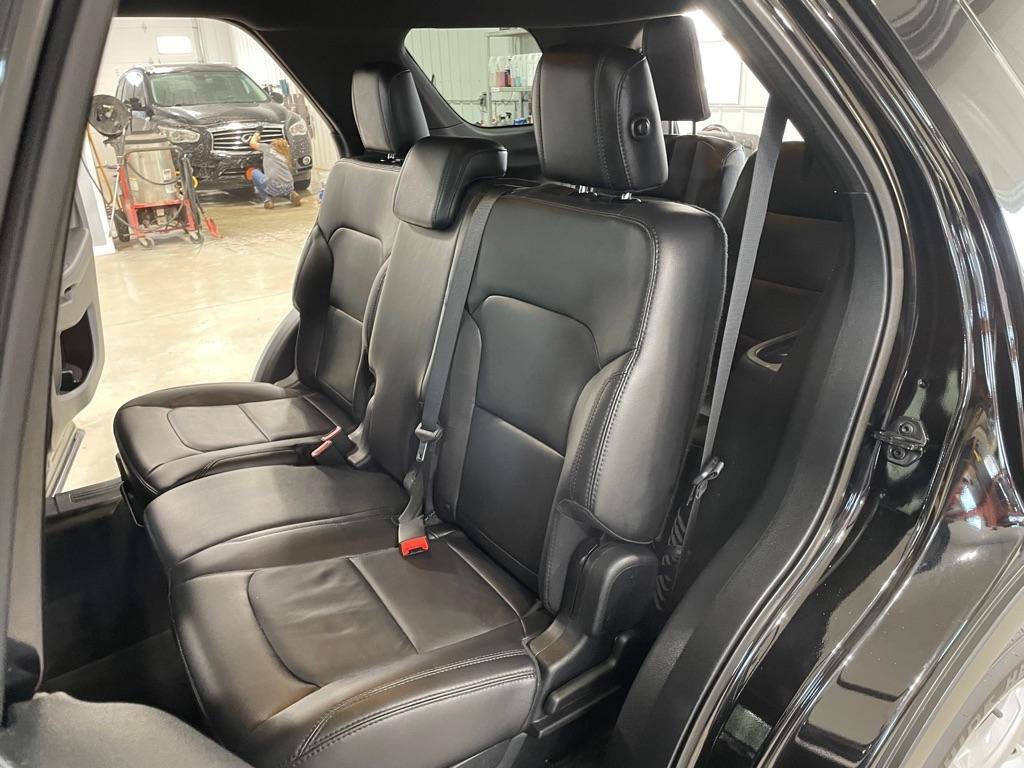 Used 2017 Ford Explorer XLT w/ Equipment Group 202A image 15