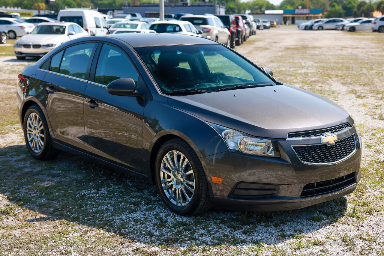 Used 2011 Chevrolet Cruze Eco FWD image 15