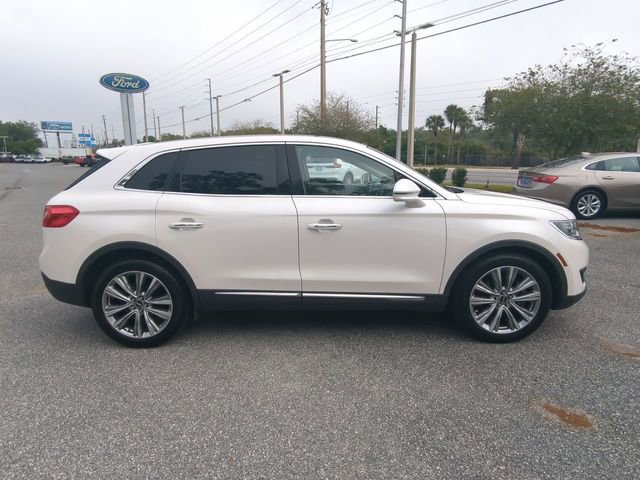 Used 2017 Lincoln MKX Reserve w/ Driver Assistance Package image 4