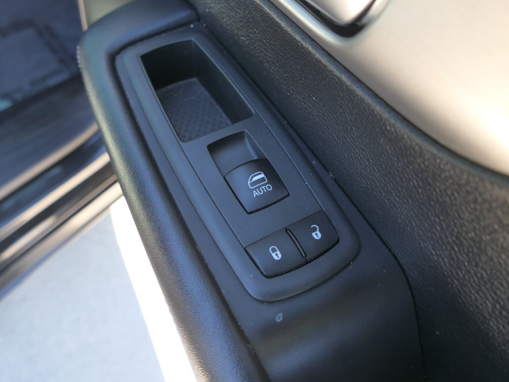 Certified 2022 Chrysler Pacifica Limited w/ Uconnect Theater Family Group AWD/4WD image 26