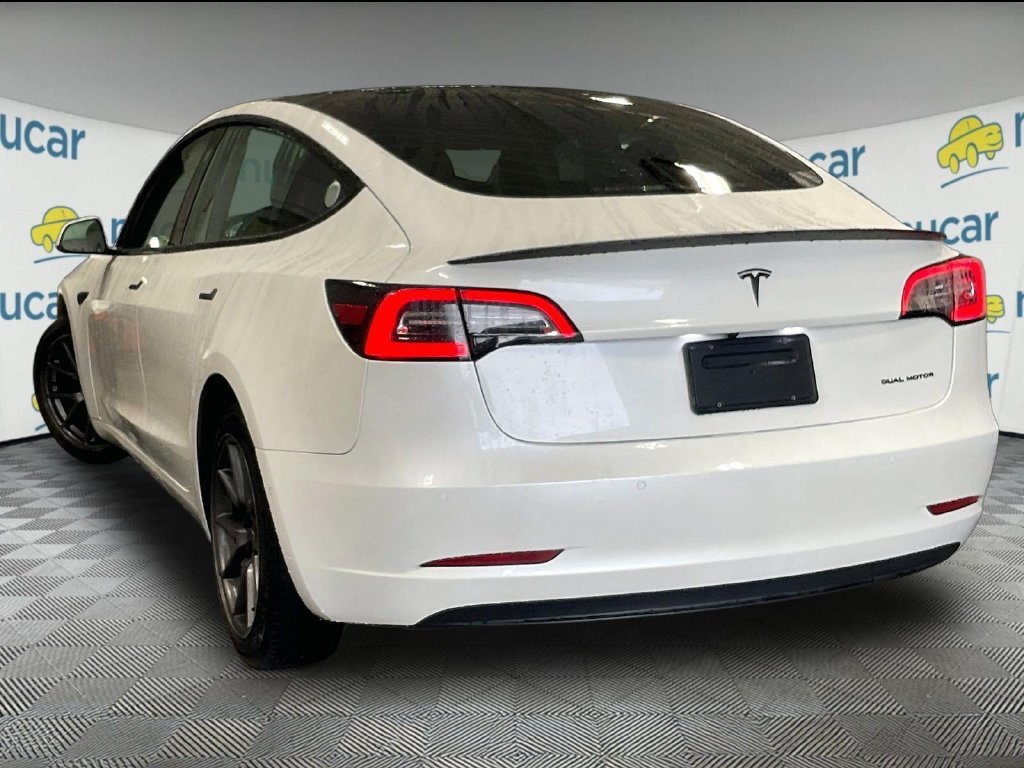 Used 2022 Tesla Model 3 Long Range AWD/4WD image 4