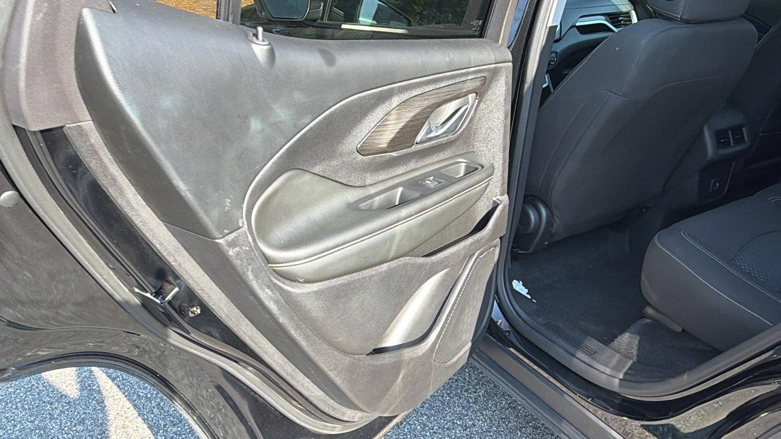 Used 2024 GMC Terrain SLE AWD/4WD image 22