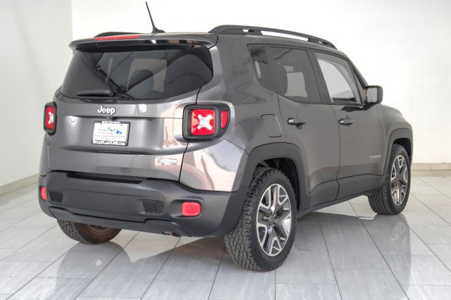 Used 2017 Jeep Renegade Latitude w/ Popular Equipment Group image 5