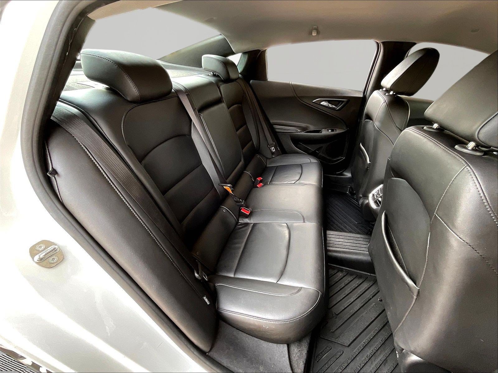 Used 2017 Chevrolet Malibu LT w/ Leather Package FWD image 24