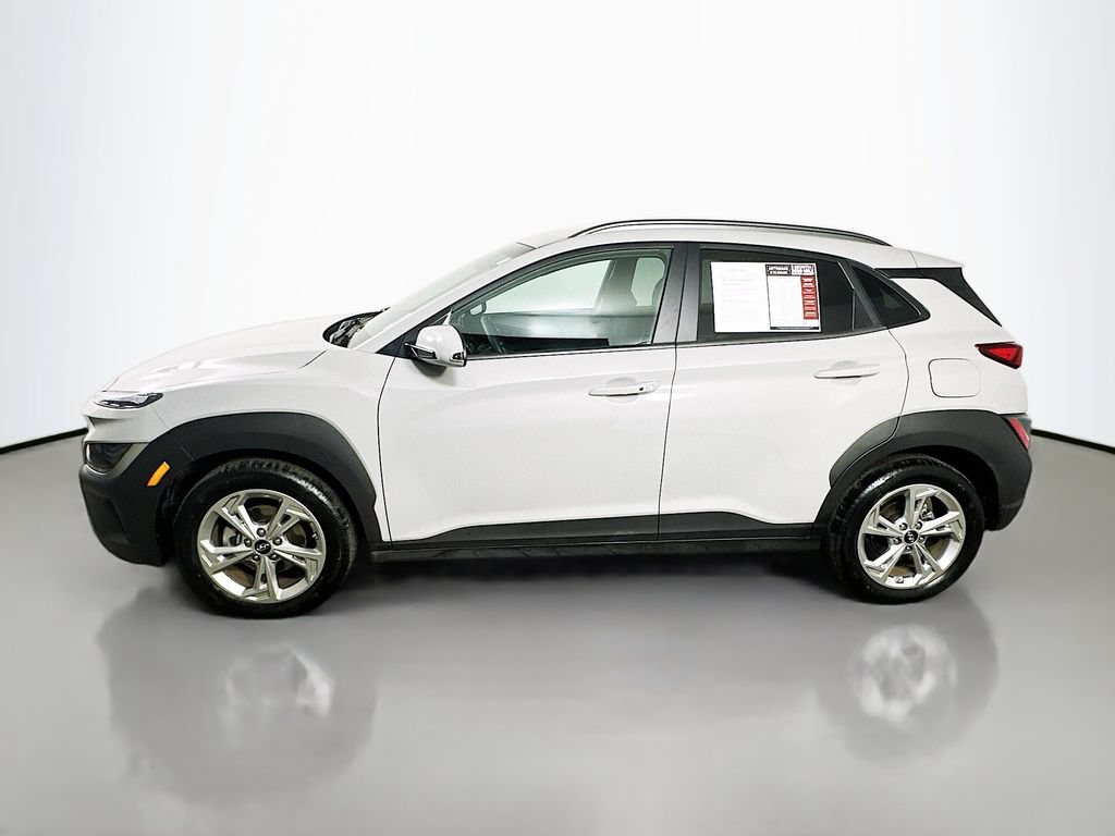 Used 2023 Hyundai Kona SEL w/ Cargo Package FWD image 5