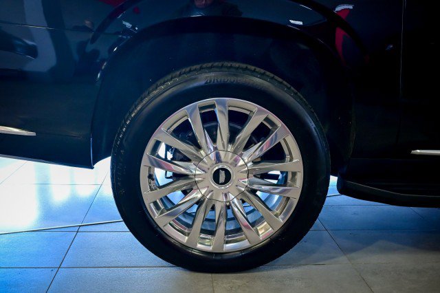 Used 2023 Cadillac Escalade ESV Premium Luxury AWD/4WD image 47