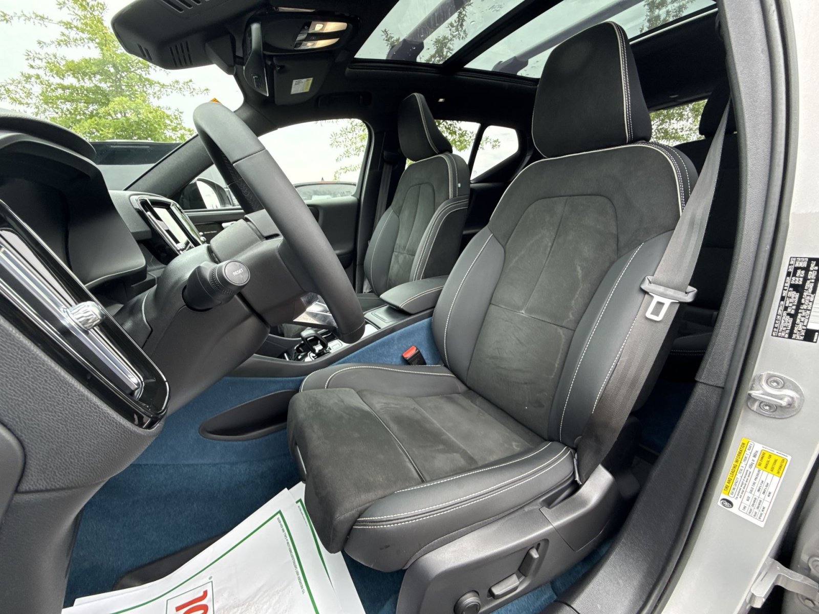 Certified 2023 Volvo XC40 Recharge Ultimate AWD/4WD image 21