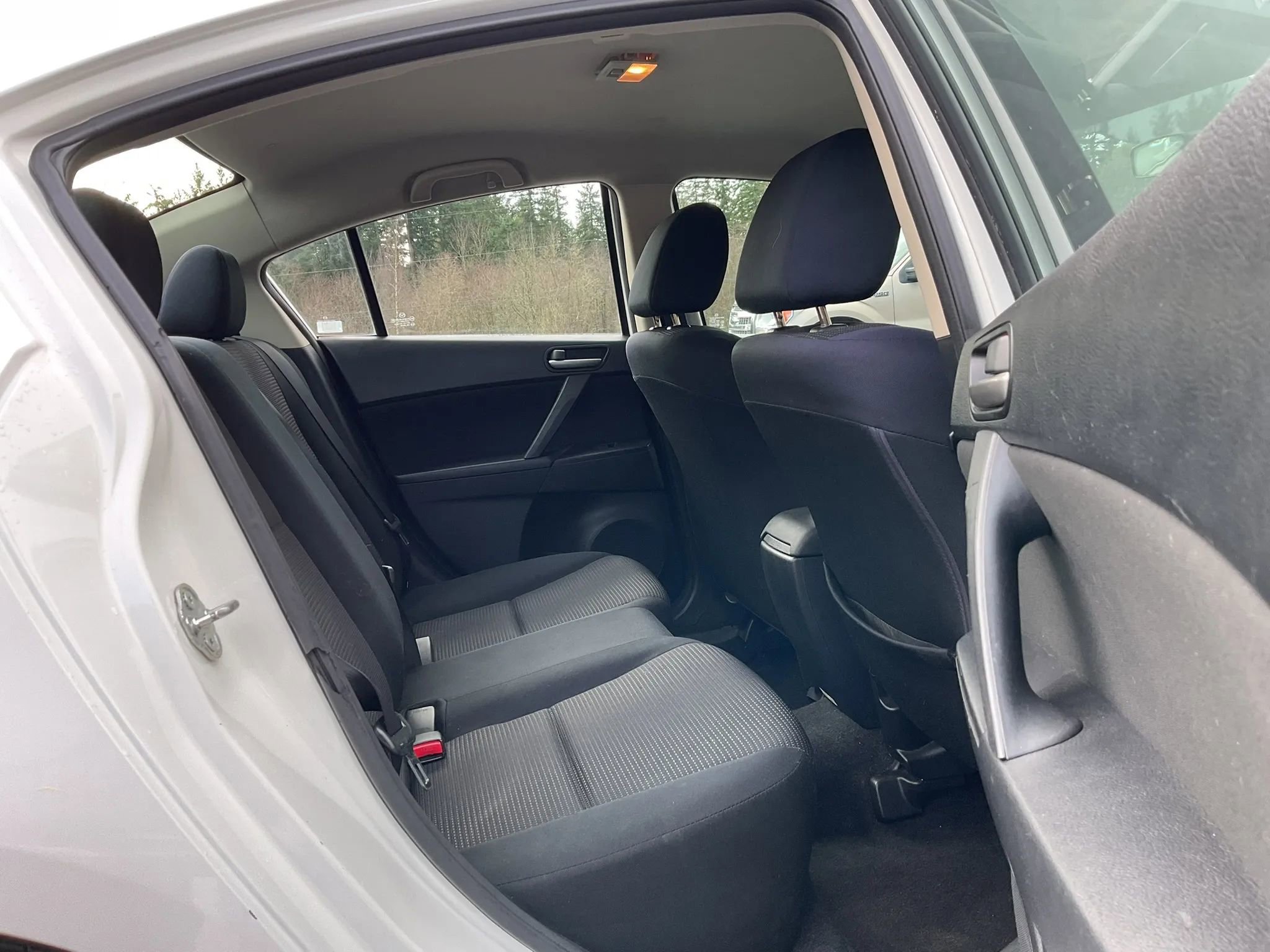 Used 2012 MAZDA MAZDA3 i Sport image 12