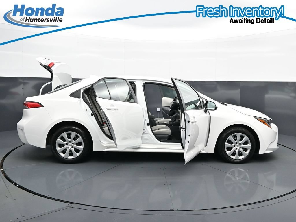 Used 2025 Toyota Corolla LE w/ Convenience Package FWD image 41