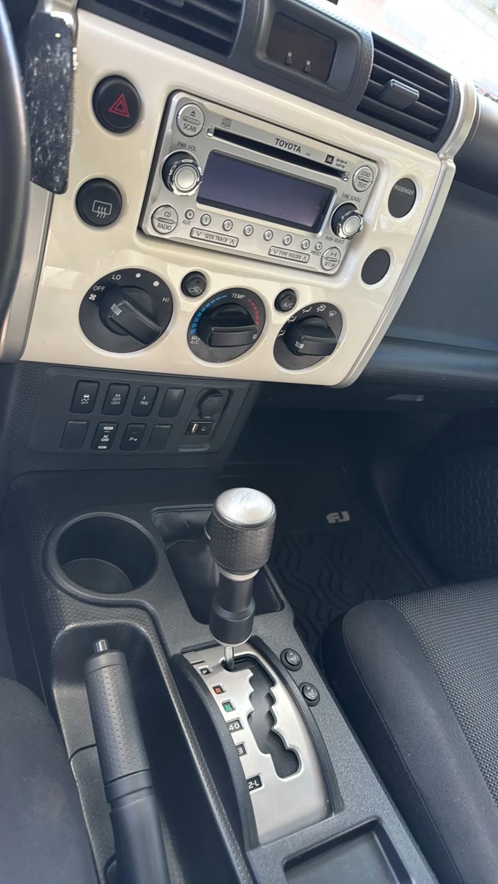 Used 2013 Toyota FJ Cruiser 4WD image 7