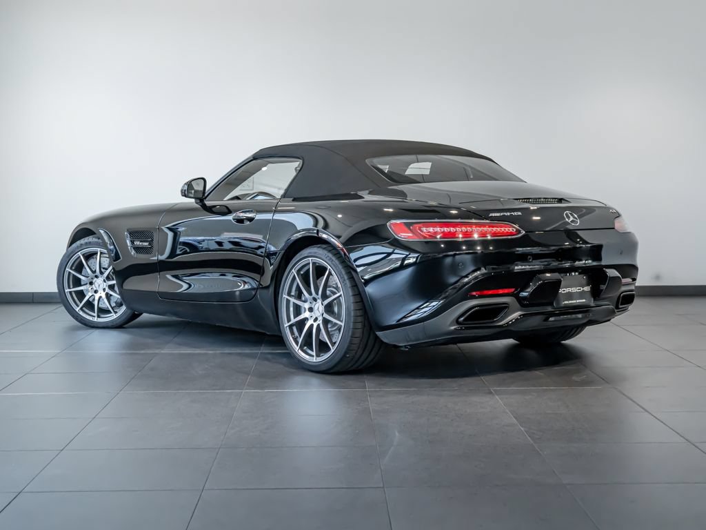 Used 2018 Mercedes-Benz AMG GT Roadster image 3