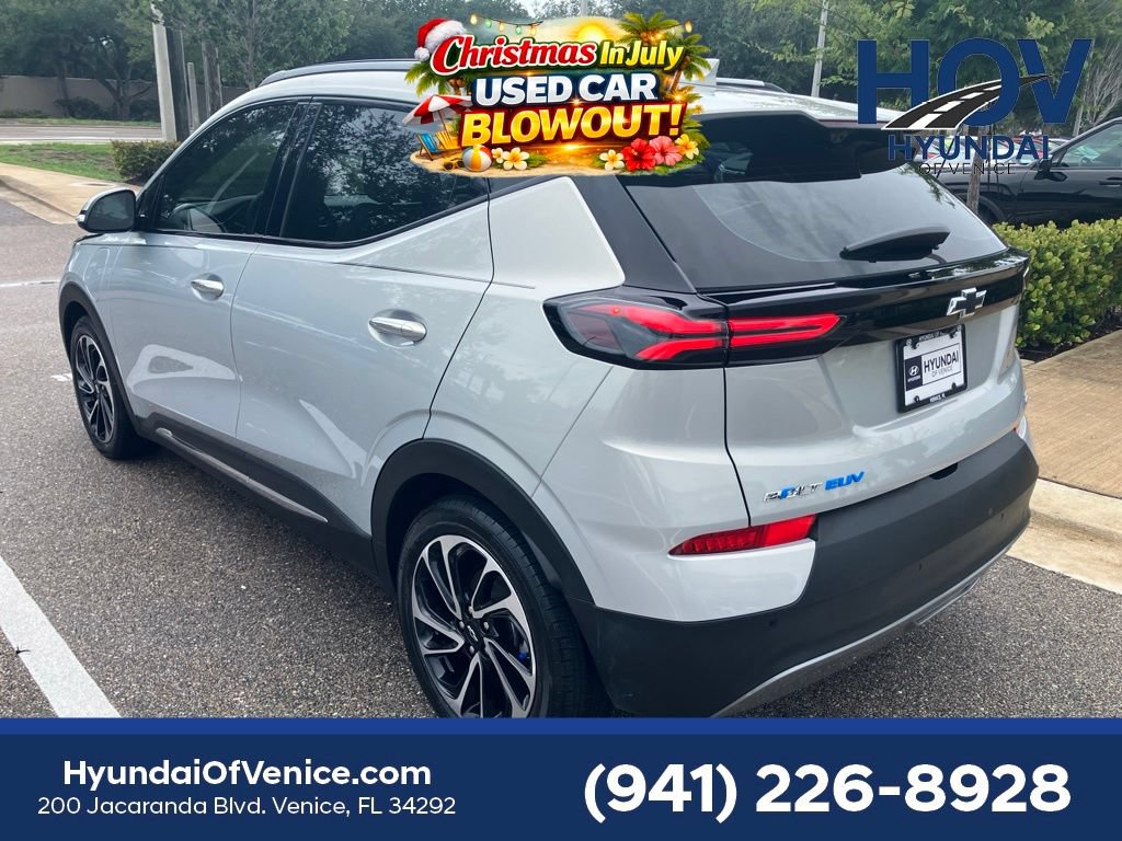 Used 2023 Chevrolet Bolt EUV Premier w/ Sun & Sound Package FWD image 4