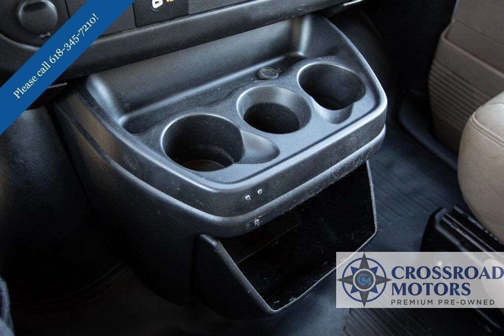 Used 2016 Chevrolet Express 2500 RWD image 25