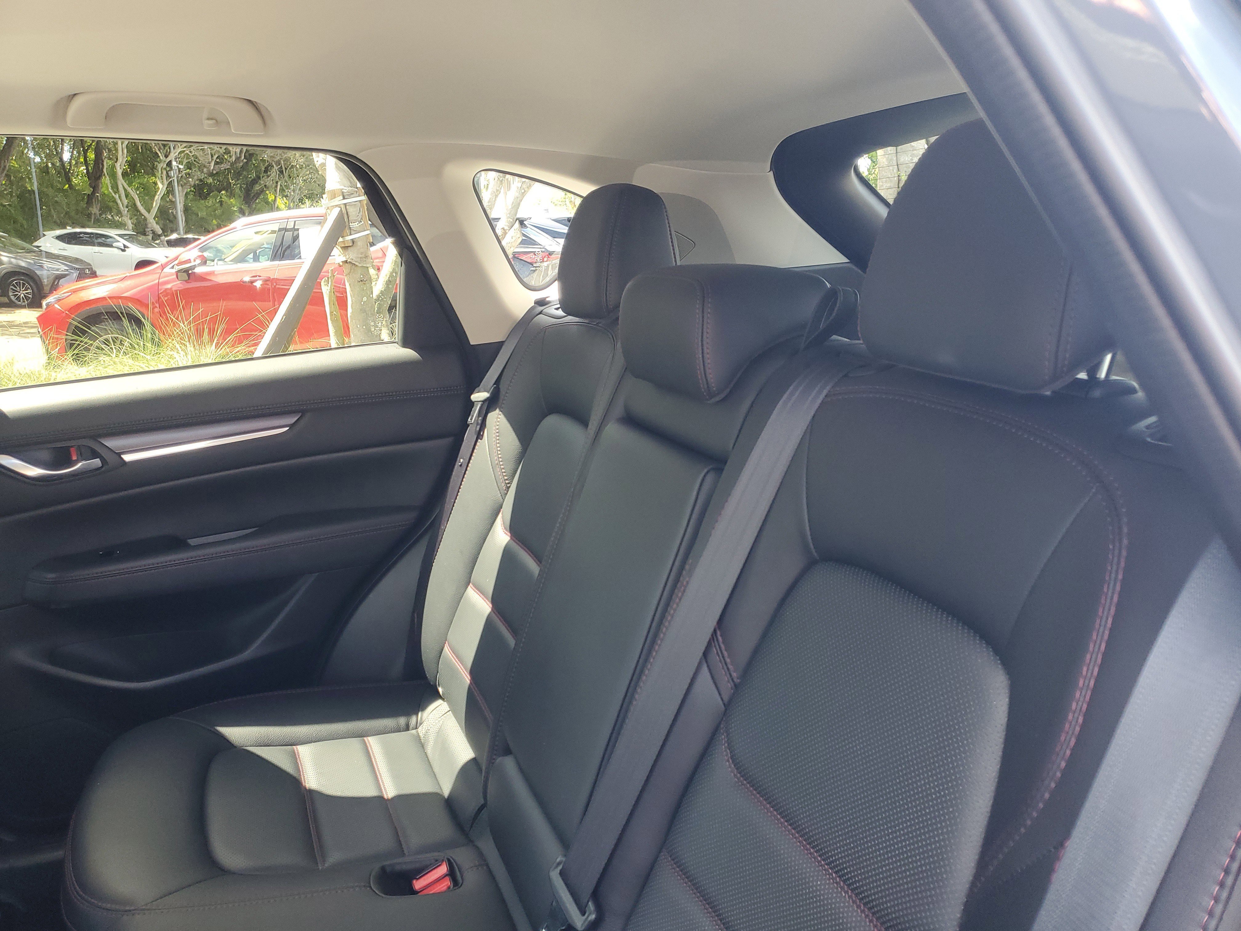 Used 2023 MAZDA CX-5 Carbon Edition image 13