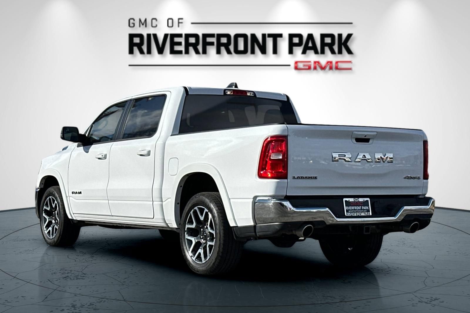 Used 2025 RAM 1500 Laramie AWD/4WD image 5